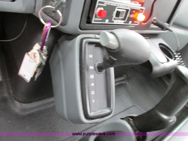 image for item B2954 2005 International DuraStar 4300 service truck