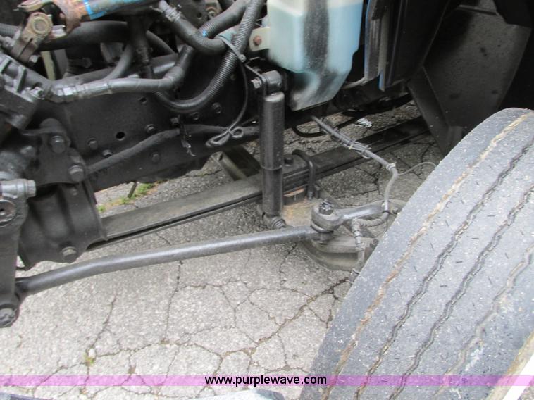 image for item B2954 2005 International DuraStar 4300 service truck