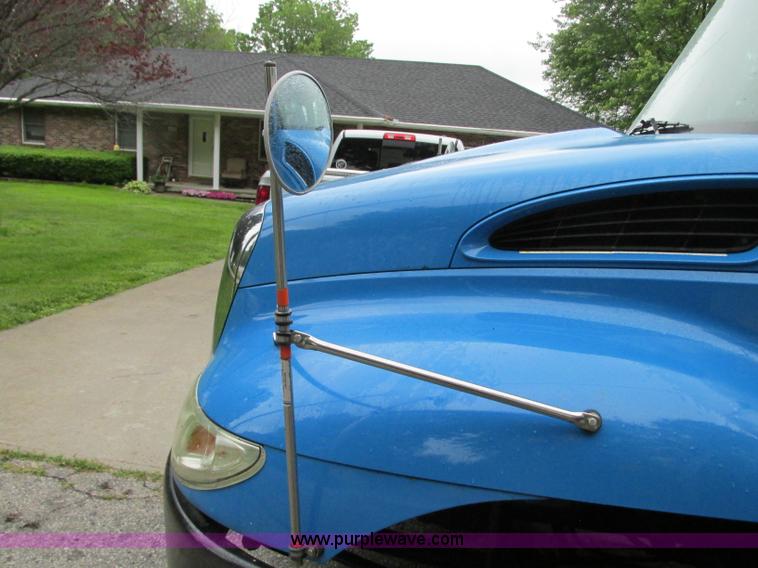 image for item B2954 2005 International DuraStar 4300 service truck