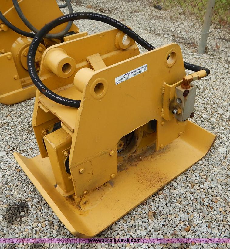 Con Tech backhoe tamper in Topeka, KS Item BC9449 sold Purple Wave