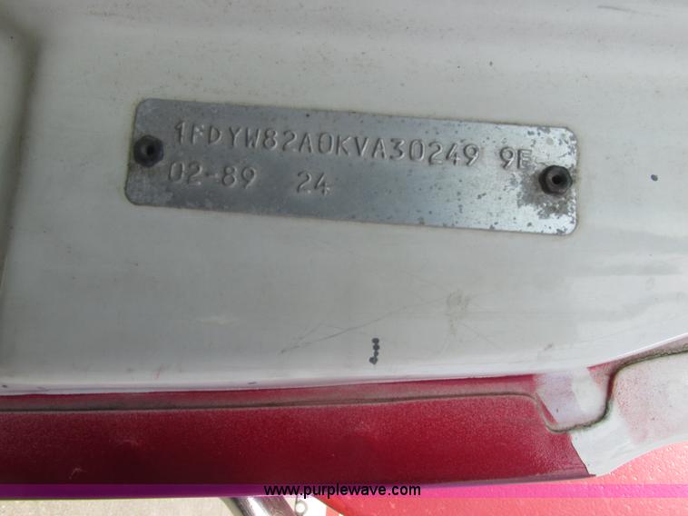 image for item BS9224 1989 Ford LNT8000 dump truck