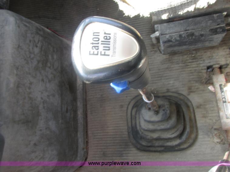 image for item BS9224 1989 Ford LNT8000 dump truck