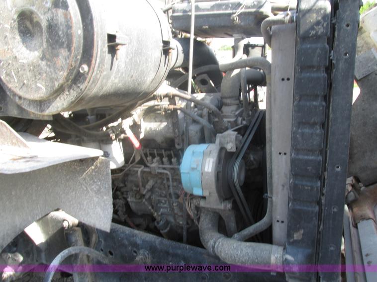 image for item BS9224 1989 Ford LNT8000 dump truck