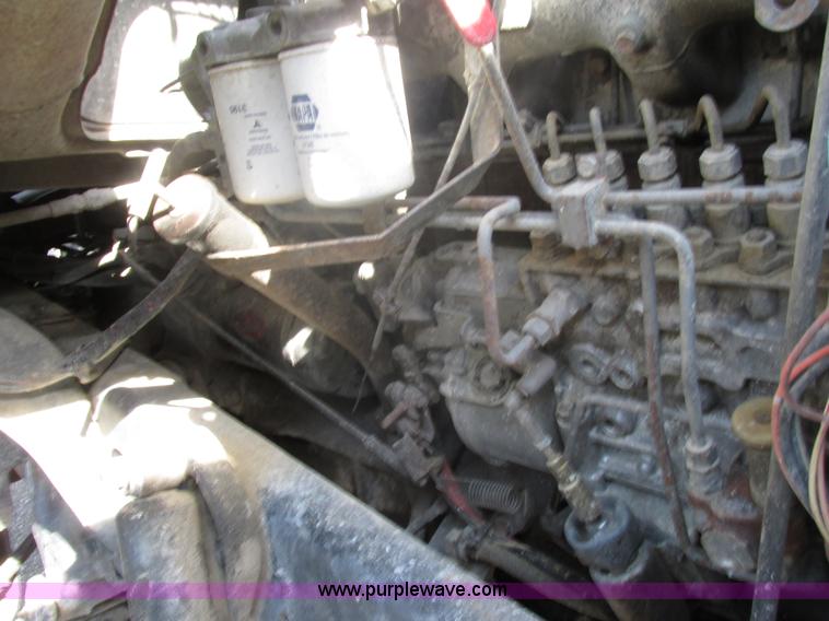 image for item BS9224 1989 Ford LNT8000 dump truck