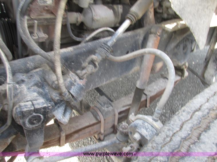 image for item BS9224 1989 Ford LNT8000 dump truck