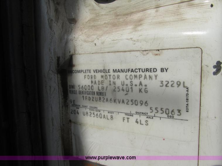 image for item BS9225 1989 Ford LT8000 dump truck