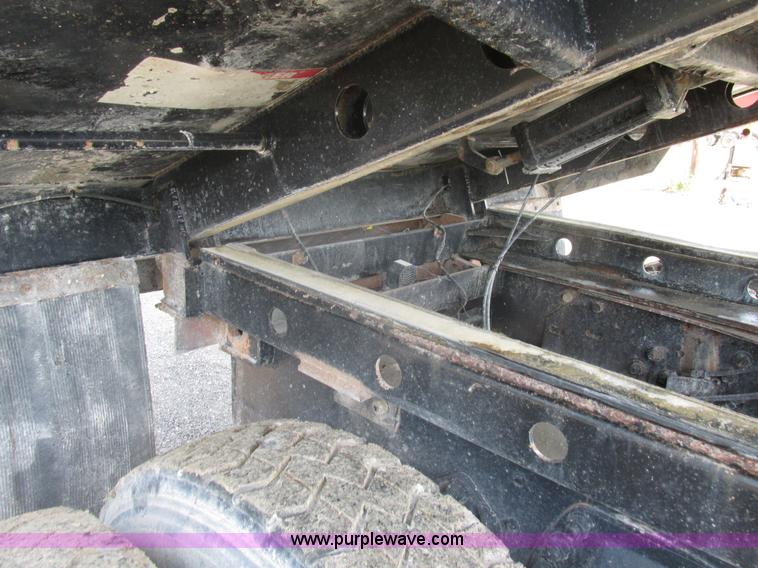 image for item BS9225 1989 Ford LT8000 dump truck