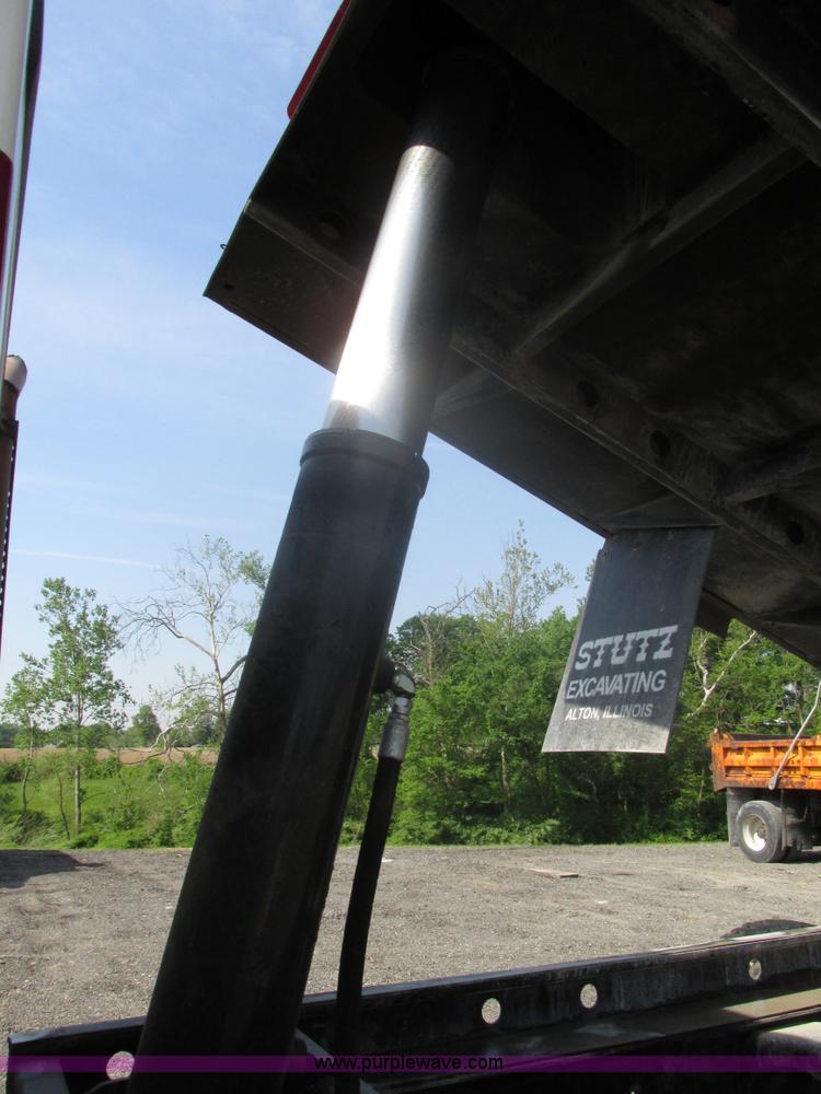 image for item BS9225 1989 Ford LT8000 dump truck