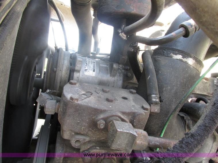 image for item BS9225 1989 Ford LT8000 dump truck