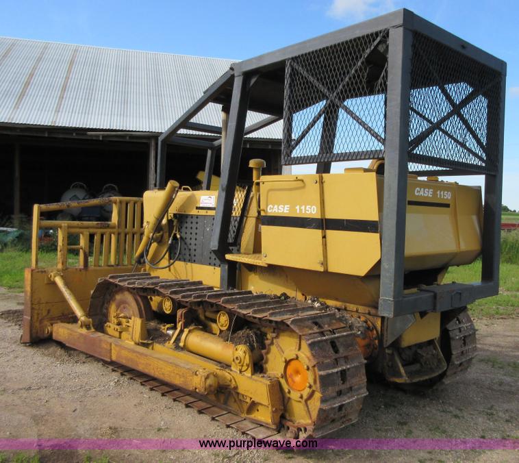 image for item D2453 1968 Case 1150 dozer