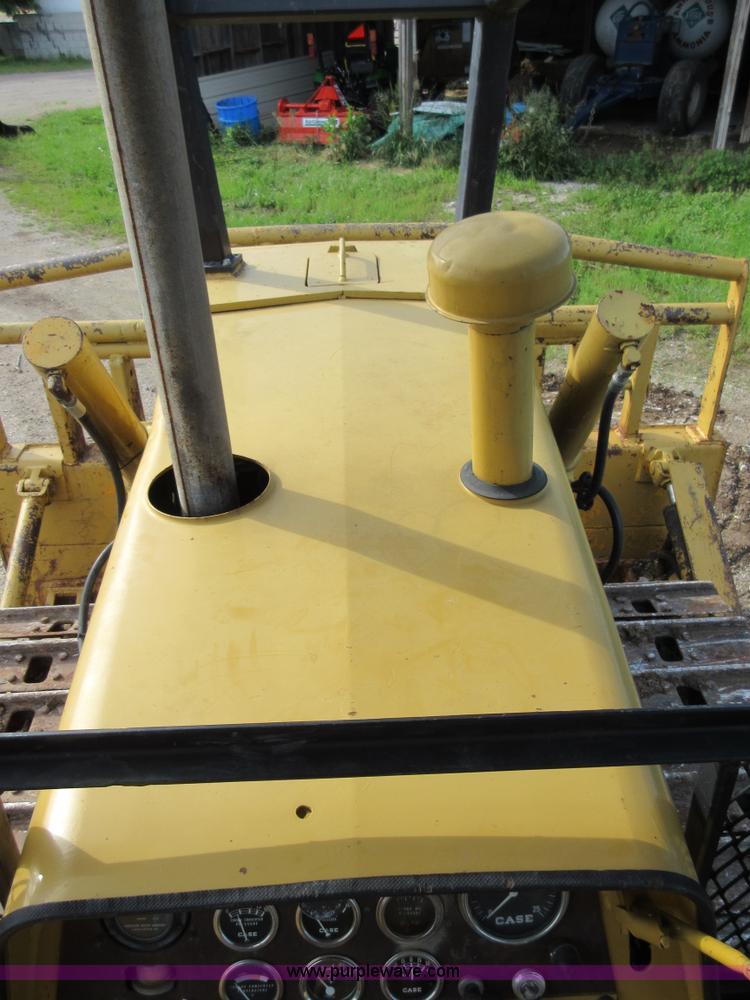 image for item D2453 1968 Case 1150 dozer
