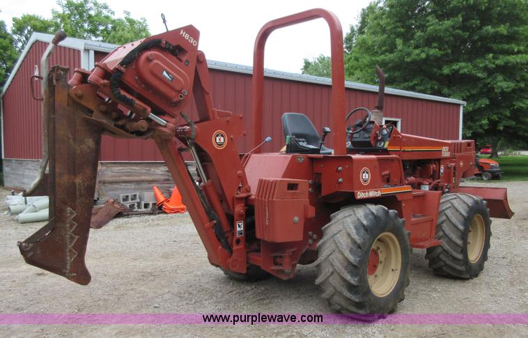 image for item D2455 2000 Ditch Witch 8020T vibratory cable plow