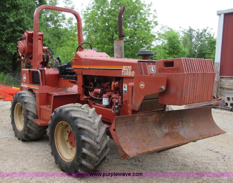 image for item D2455 2000 Ditch Witch 8020T vibratory cable plow