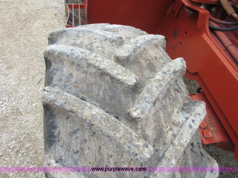 image for item D2455 2000 Ditch Witch 8020T vibratory cable plow