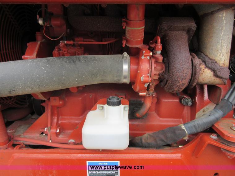 image for item D2455 2000 Ditch Witch 8020T vibratory cable plow