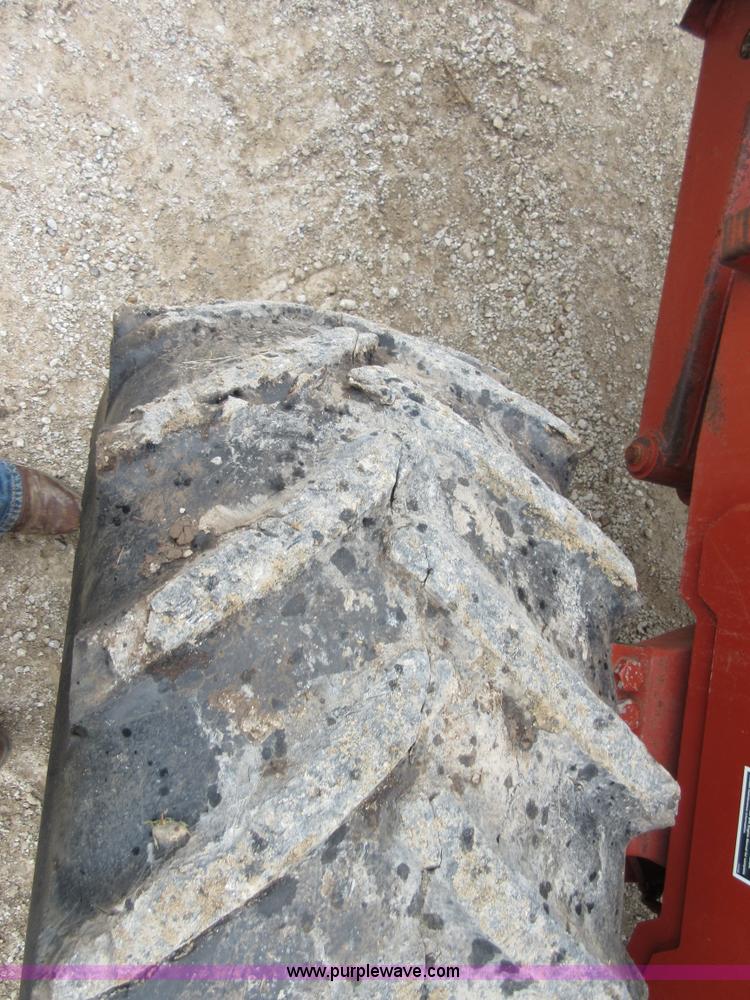 image for item D2455 2000 Ditch Witch 8020T vibratory cable plow