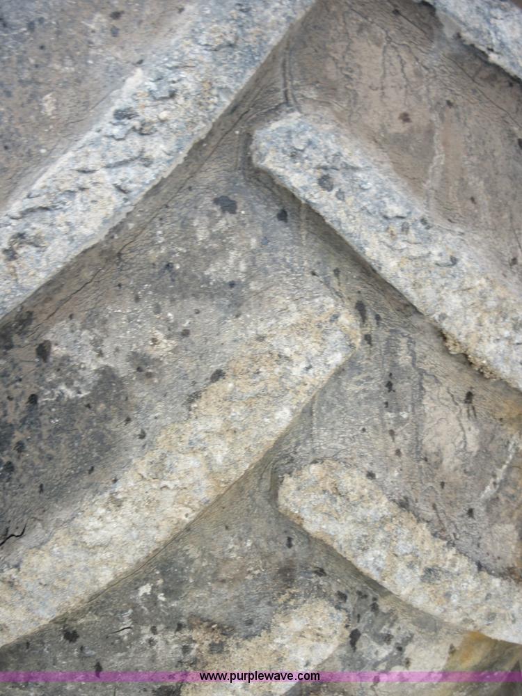 image for item D2455 2000 Ditch Witch 8020T vibratory cable plow