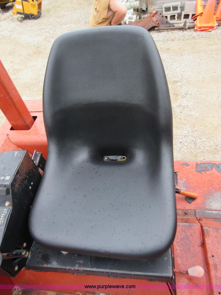 image for item D2455 2000 Ditch Witch 8020T vibratory cable plow