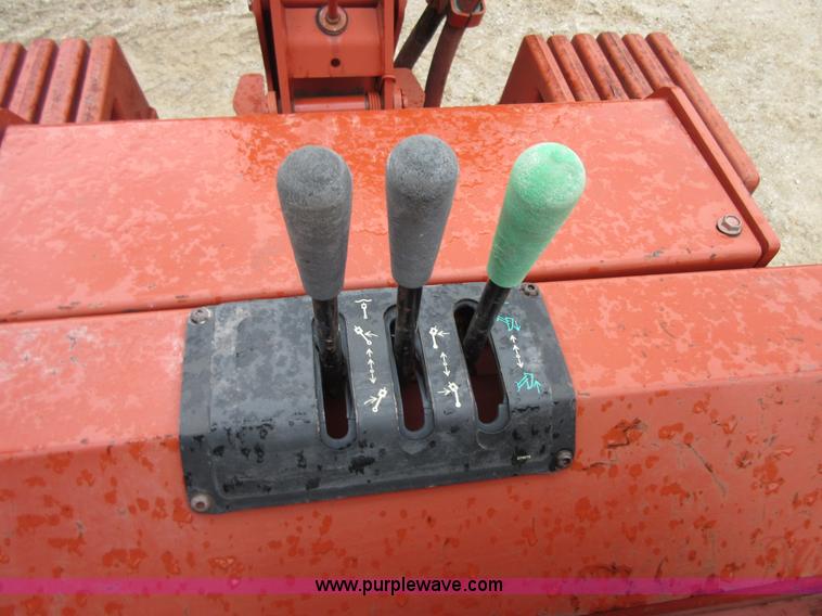 image for item D2455 2000 Ditch Witch 8020T vibratory cable plow