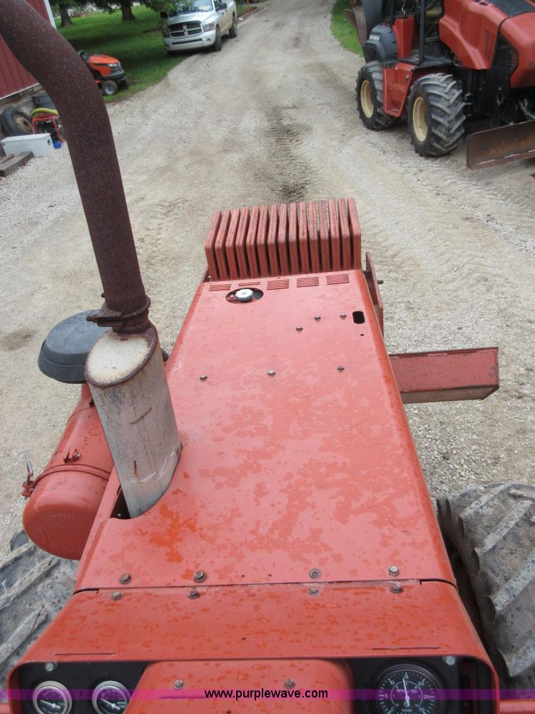 image for item D2455 2000 Ditch Witch 8020T vibratory cable plow