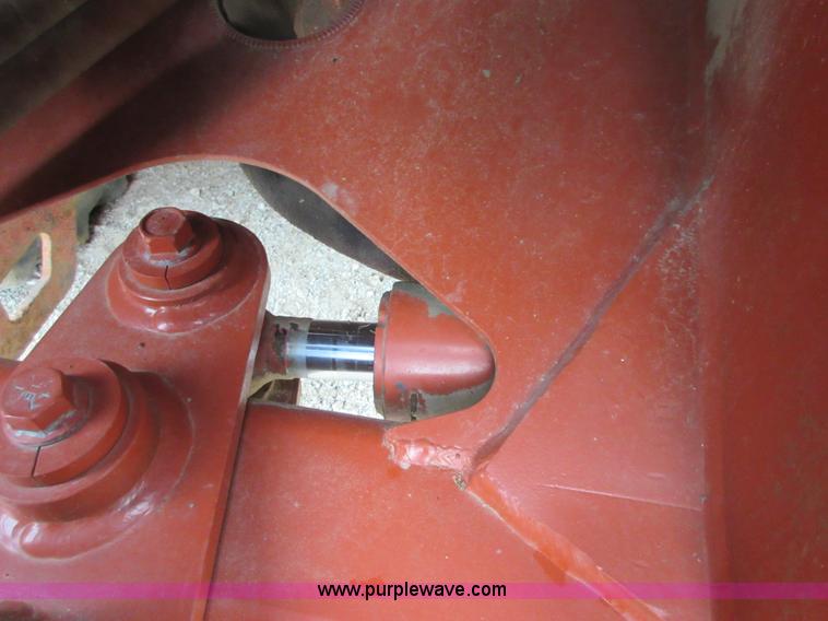 image for item D2455 2000 Ditch Witch 8020T vibratory cable plow