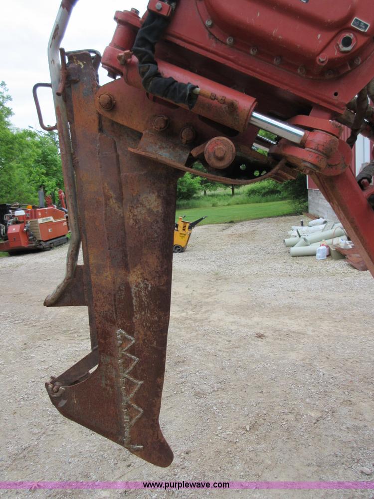 image for item D2455 2000 Ditch Witch 8020T vibratory cable plow