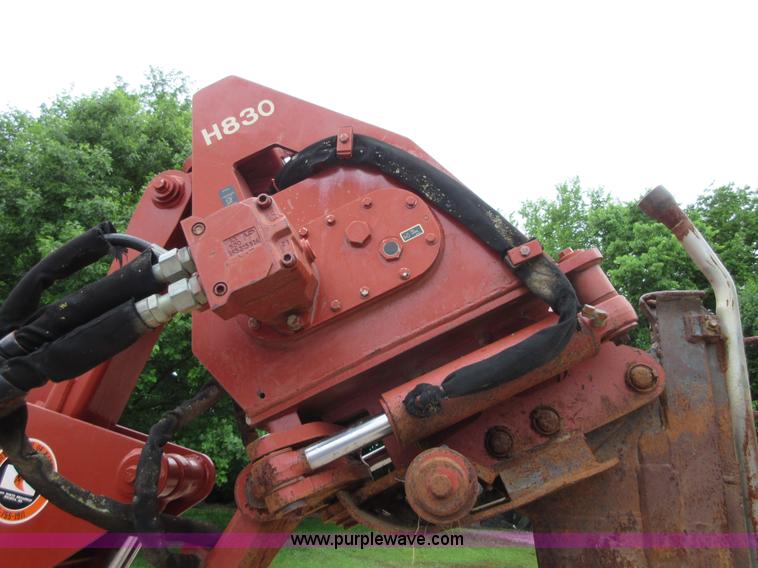 image for item D2455 2000 Ditch Witch 8020T vibratory cable plow