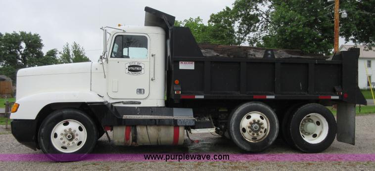 image for item D2466 1996 Freightliner FLD dump truck