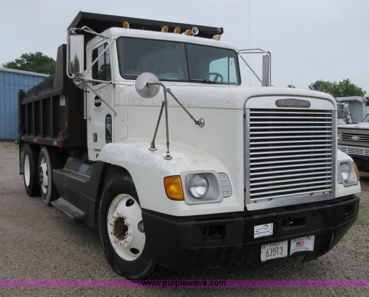 image for item D2466 1996 Freightliner FLD dump truck