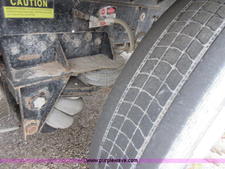 image for item D2466 1996 Freightliner FLD dump truck