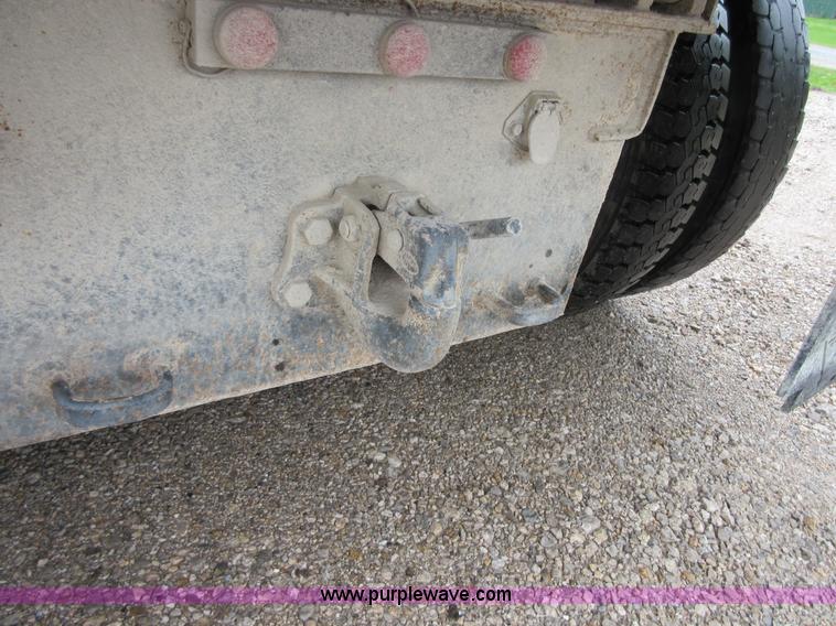 image for item D2466 1996 Freightliner FLD dump truck