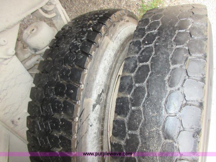 image for item D2466 1996 Freightliner FLD dump truck