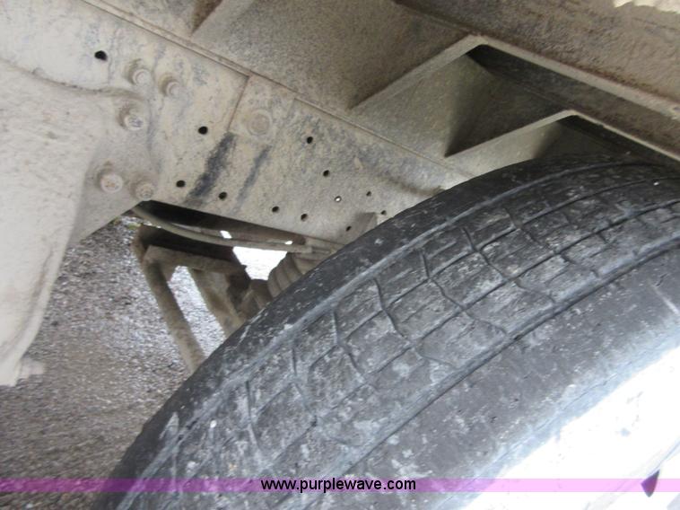 image for item D2466 1996 Freightliner FLD dump truck