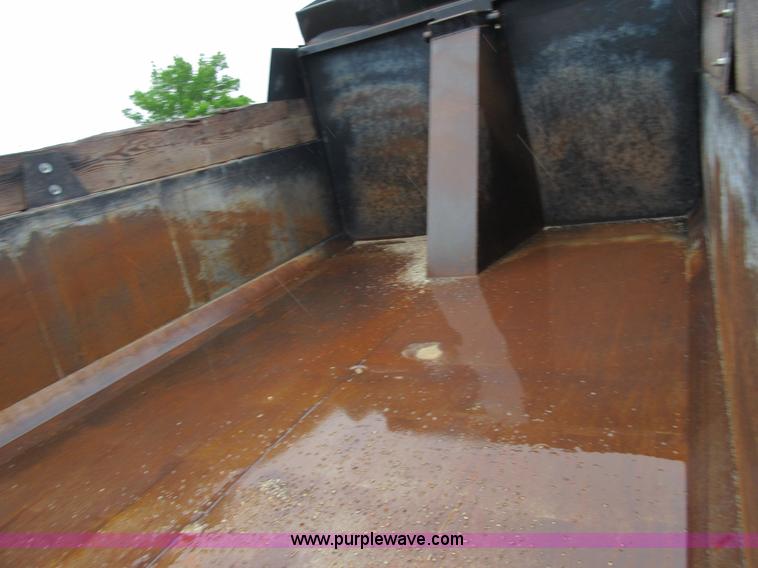 image for item D2466 1996 Freightliner FLD dump truck