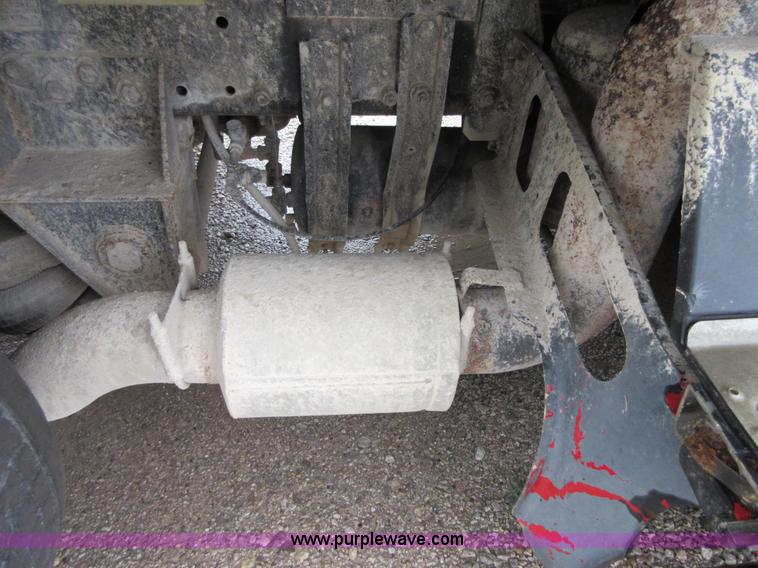 image for item D2466 1996 Freightliner FLD dump truck