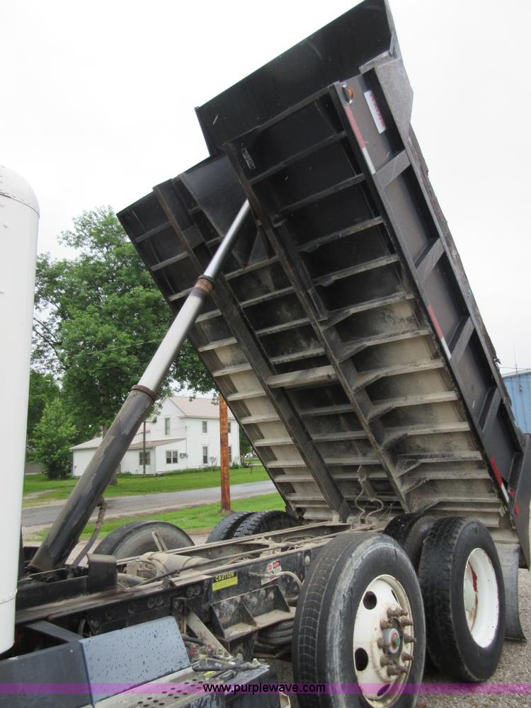 image for item D2466 1996 Freightliner FLD dump truck