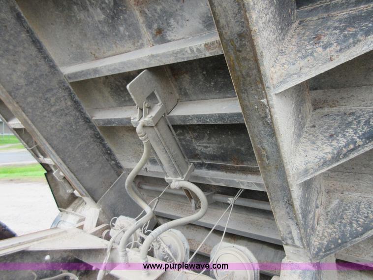 image for item D2466 1996 Freightliner FLD dump truck