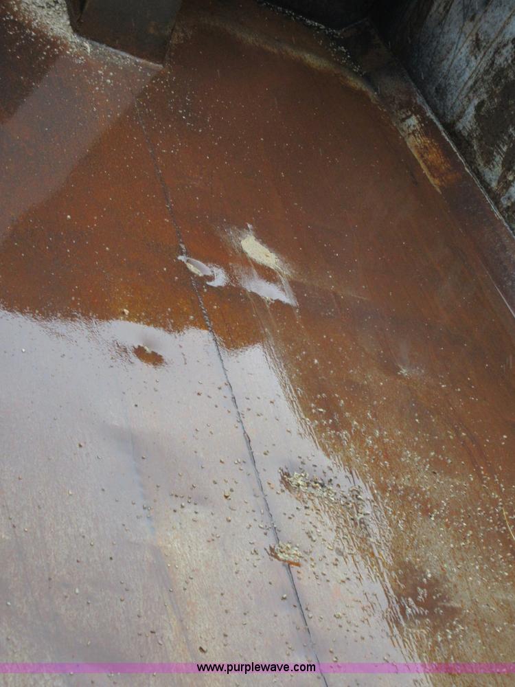 image for item D2466 1996 Freightliner FLD dump truck