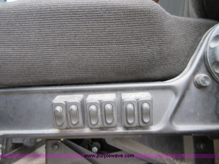 image for item D2466 1996 Freightliner FLD dump truck