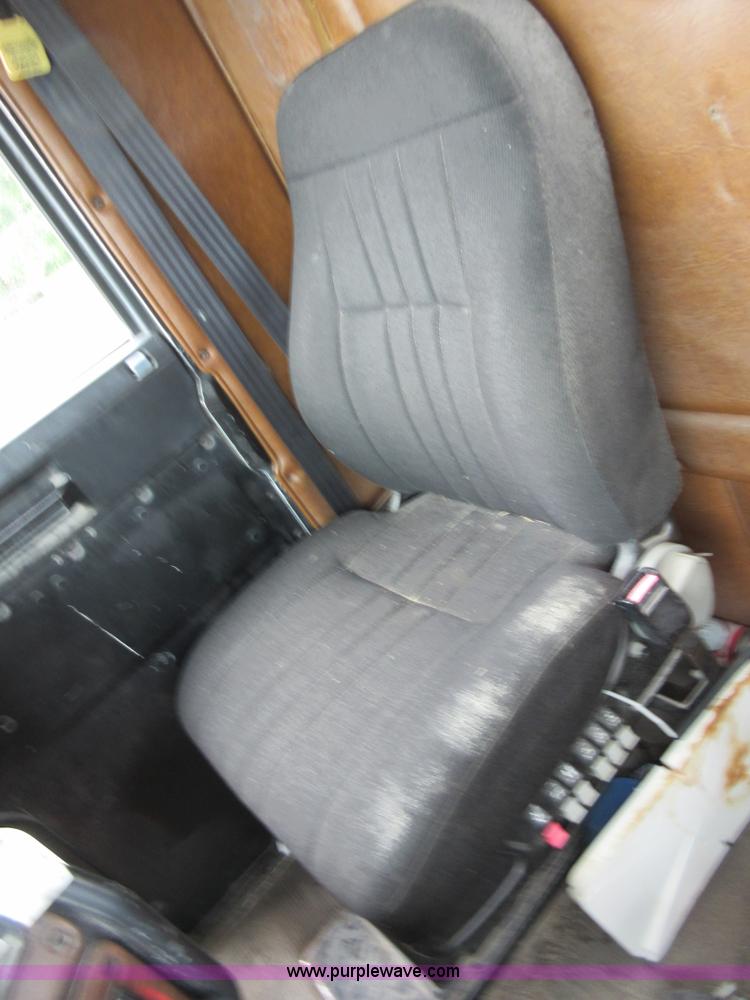 image for item D2466 1996 Freightliner FLD dump truck