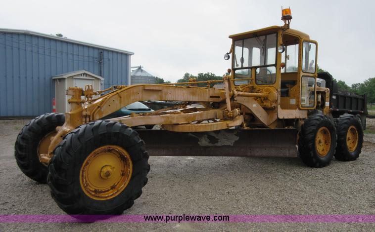 image for item D2467 1971 Caterpillar 112F rigid frame motor grader