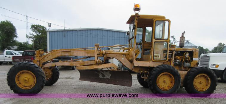 image for item D2467 1971 Caterpillar 112F rigid frame motor grader