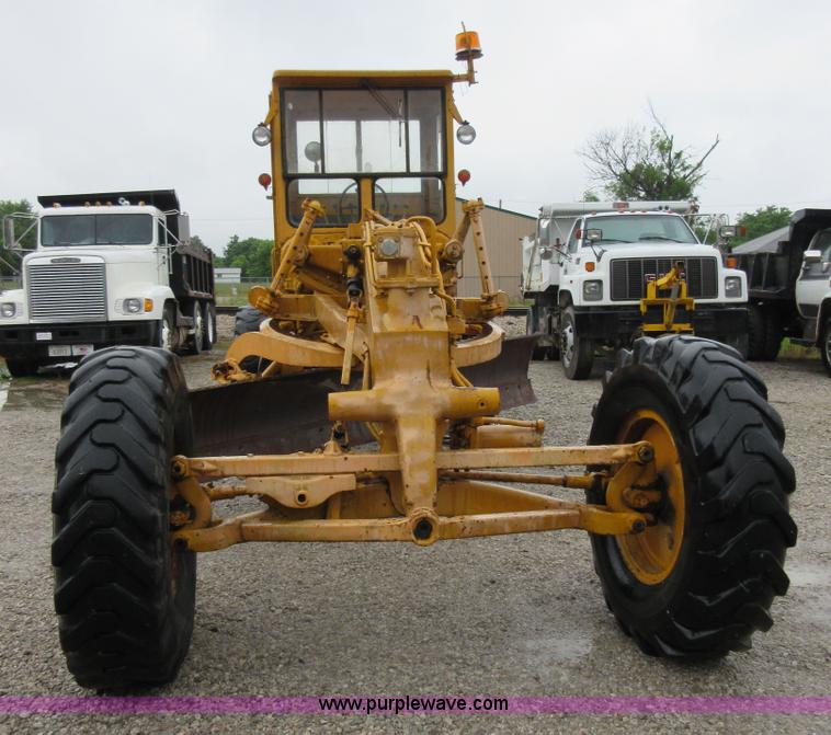 image for item D2467 1971 Caterpillar 112F rigid frame motor grader