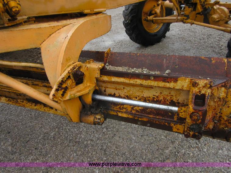 image for item D2467 1971 Caterpillar 112F rigid frame motor grader