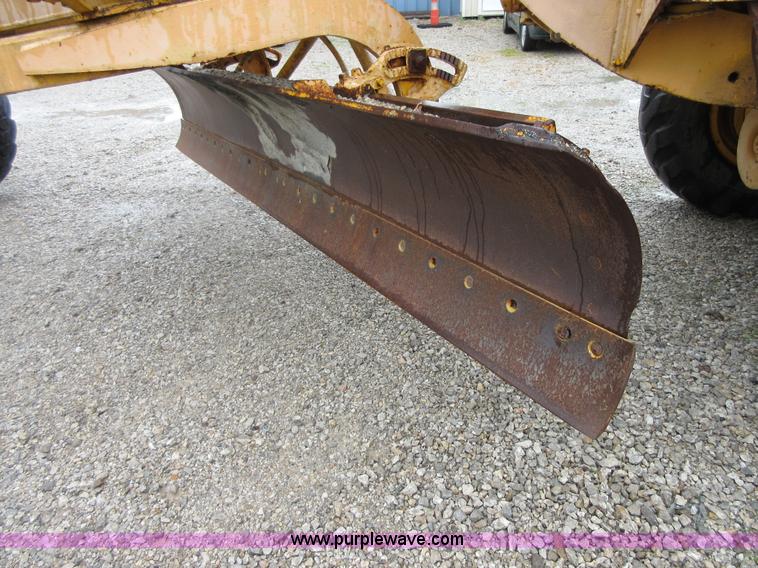 image for item D2467 1971 Caterpillar 112F rigid frame motor grader