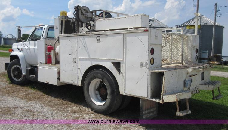 image for item D2473 1990 GMC TopKick 7000 service truck