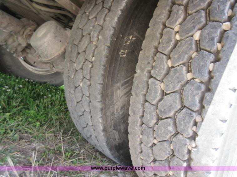 image for item D2473 1990 GMC TopKick 7000 service truck