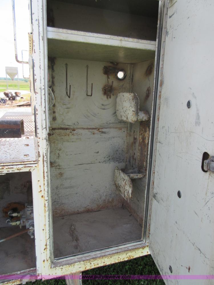 image for item D2473 1990 GMC TopKick 7000 service truck