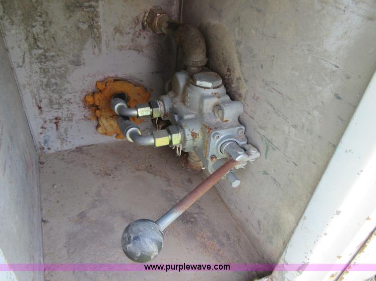 image for item D2473 1990 GMC TopKick 7000 service truck