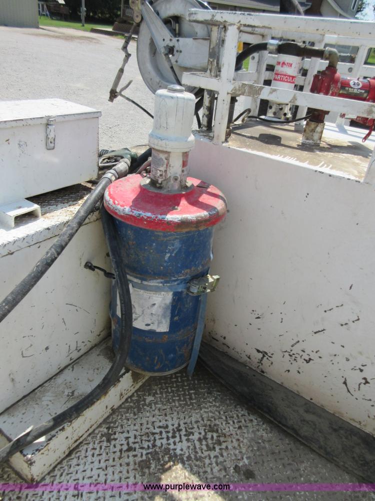 image for item D2473 1990 GMC TopKick 7000 service truck